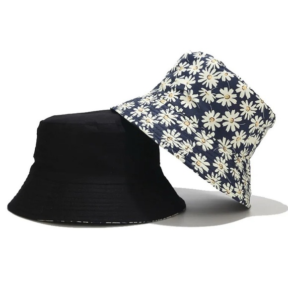 Reversible bucket hat daisies print/solid black. NWOT - Picture 1 of 9